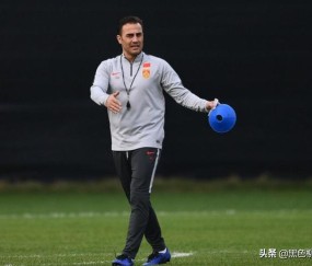  尼斯新帅首秀失利，球迷质疑换帅决策  